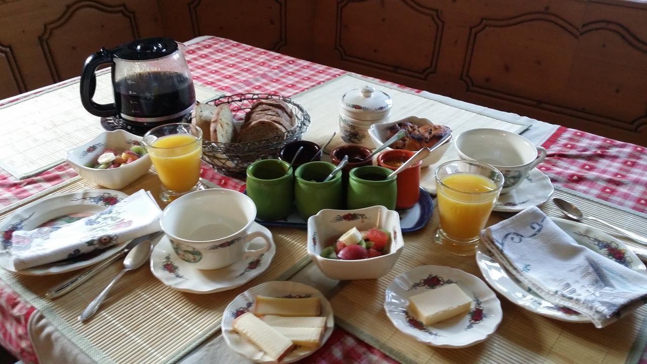 Les Lupins Bed and Breakfast Geishouse Buitenkant foto